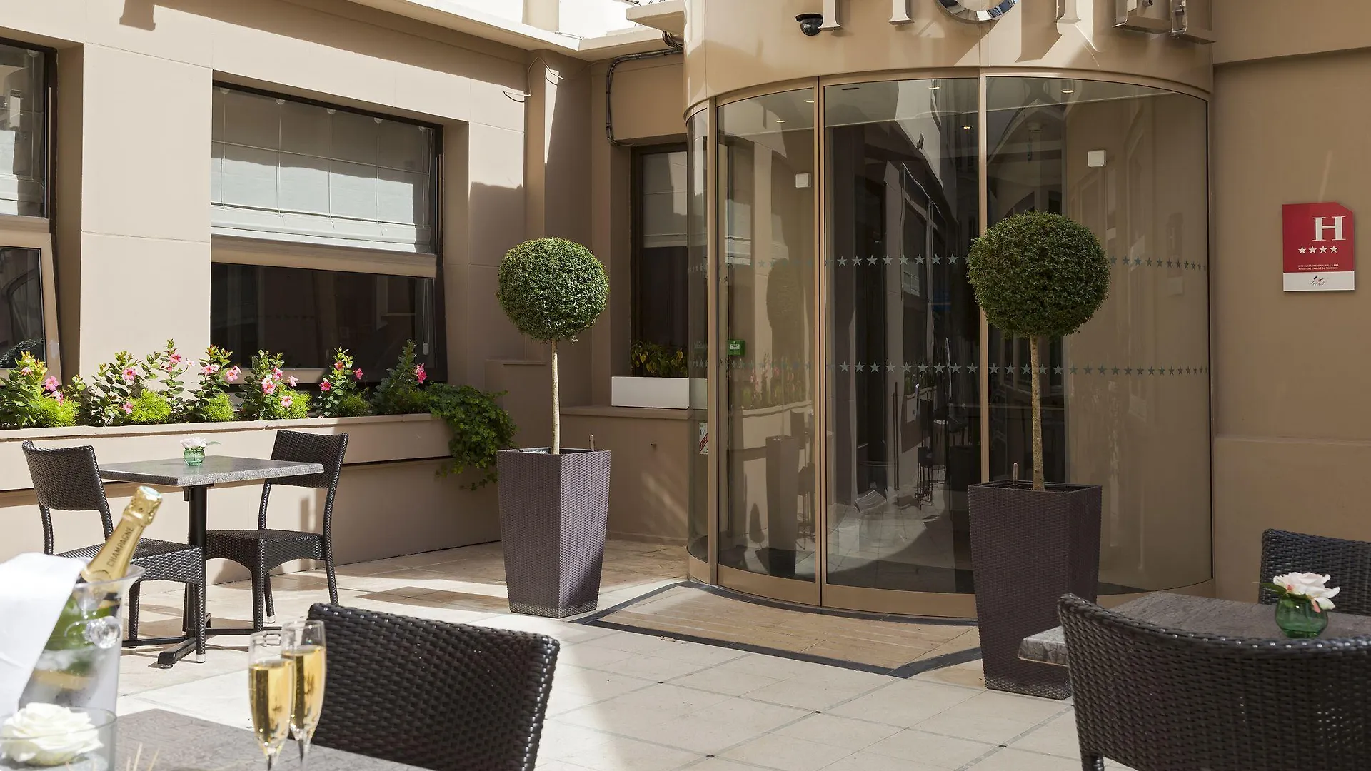 Timhotel Opera Blanche Fontaine Hotel 4*