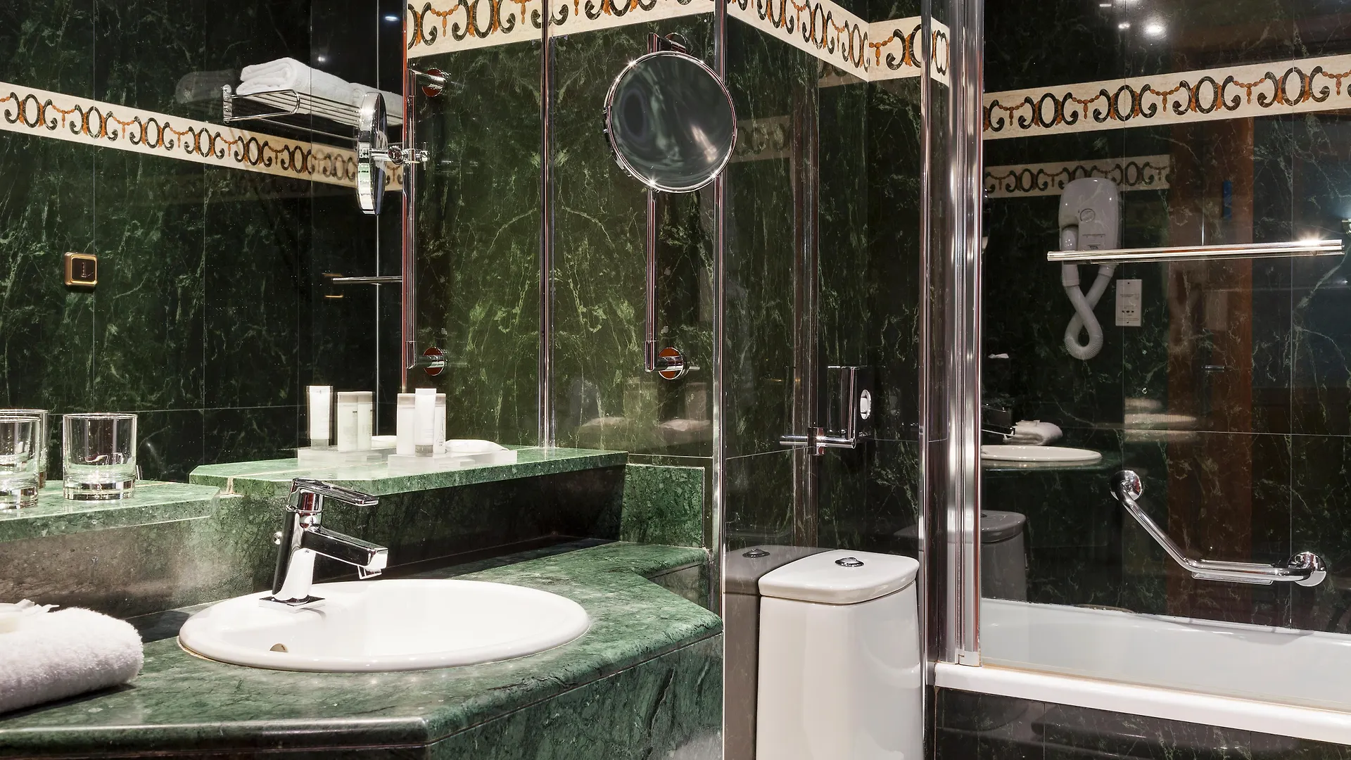 Timhotel Opera Blanche Fontaine Hotel