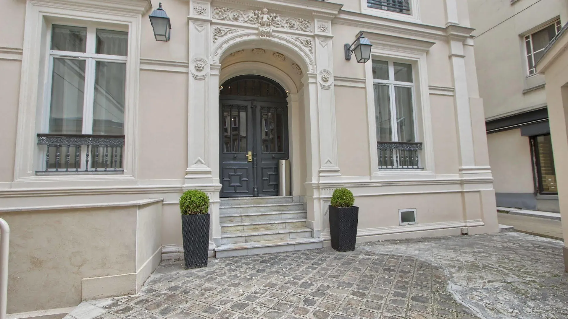 Timhotel Opéra Blanche Fontaine Parigi